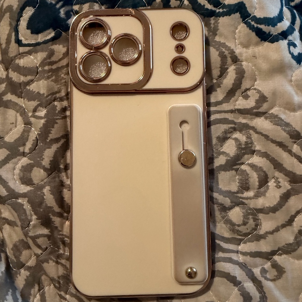iPhone 17 pro max Cream and Gold Phone Case